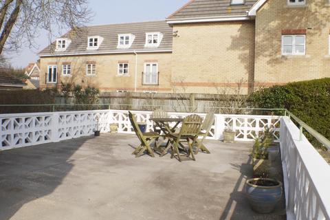 2 bedroom flat to rent, Boscombe Manor