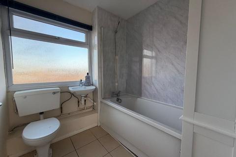 1 bedroom flat to rent, Homewood Court