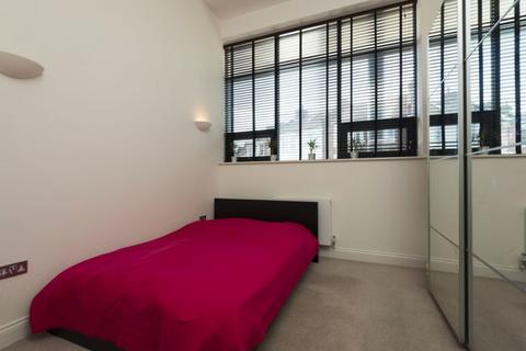 3 bedroom flat to rent, Villiers Road, Willesden Green, NW2