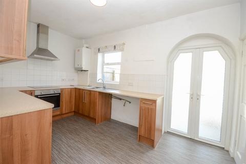 3 bedroom terraced house to rent, Briarwood Avenue, Gosforth