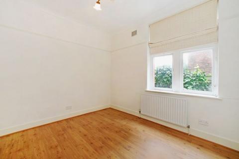 2 bedroom flat to rent, Shepherd's Hill, Highgate, N6