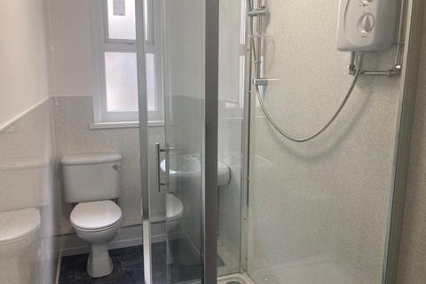 1 bedroom flat to rent, Belgrave Court, Walter Road, Swansea. SA1 4PZ