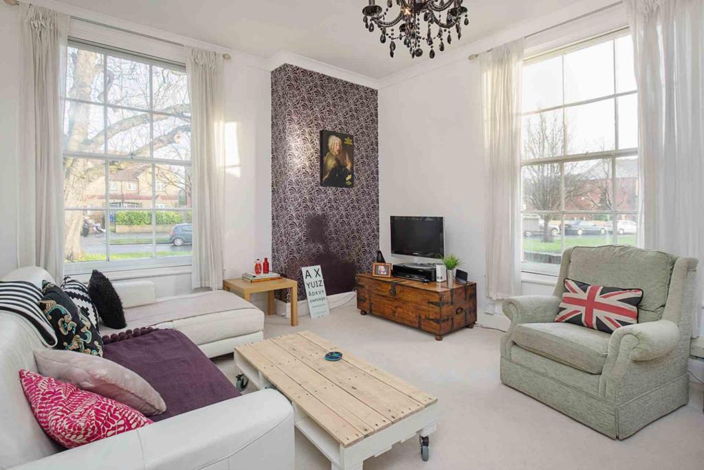 St Marys Road, Ealing 2 bed flat £1,500 pcm (£346 pw)