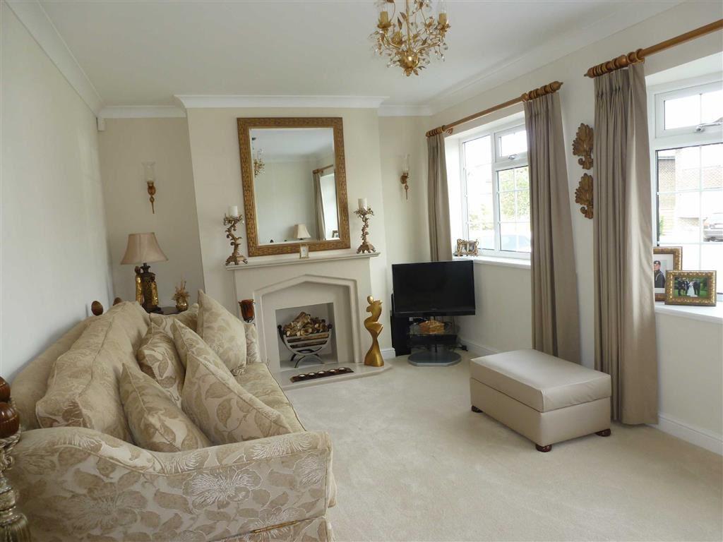 Bodmin Avenue, Macclesfield, Macclesfield 3 bed detached house £1,100