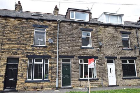 3 bedroom terraced house to rent, Oakroyd Mount, Stanningley, Pudsey