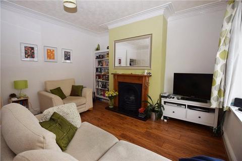 3 bedroom terraced house to rent, Oakroyd Mount, Stanningley, Pudsey