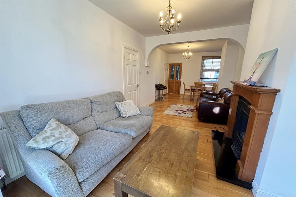 Sitting/Dining Room