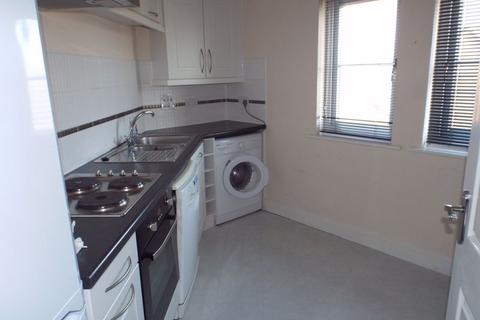 2 bedroom apartment to rent, Middlefield Road, Chippenham