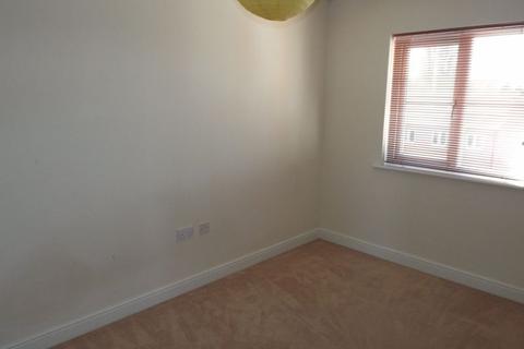 2 bedroom apartment to rent, Middlefield Road, Chippenham