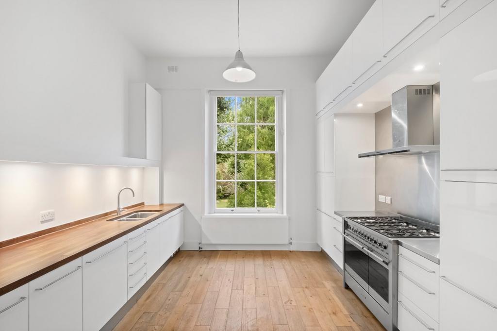 Apartment in London - View 2