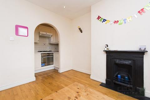 2 bedroom flat to rent, Dyne Road, Kilburn NW6