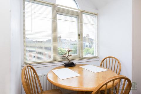 2 bedroom flat to rent, Dyne Road, Kilburn NW6