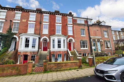 4 bedroom terraced house to rent - Wellesley Road, Colchester
