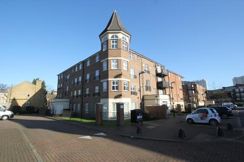 2 bedroom flat to rent, Gareth Drive, N9