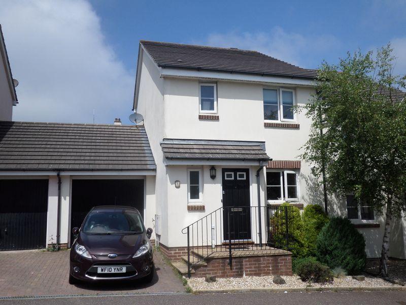 Buckland Close, Bideford 3 bed semidetached house £179,950