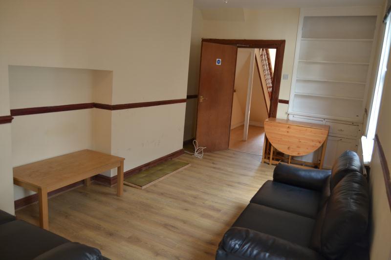 40, Llantrisant Street, Cathays, Cardiff, South Wales, CF24 4JE 7 bed