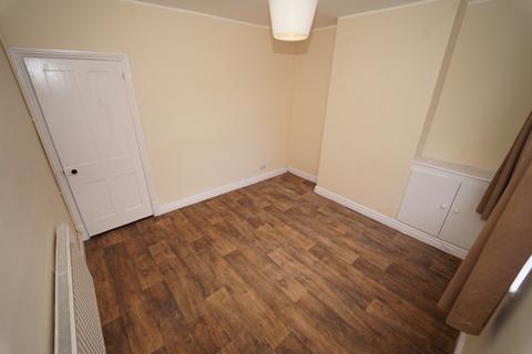 3 bedroom end of terrace house to rent, Russell Street LOUGHBOROUGH Leicestershire