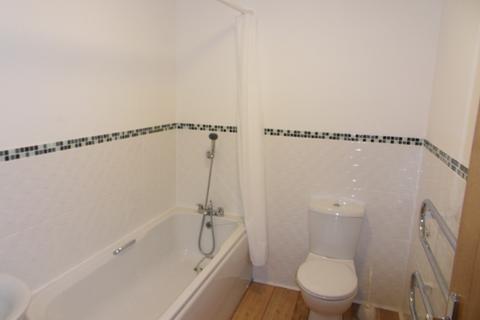 2 bedroom flat to rent, St Catherines Court, Marina, Swansea. SA1 1SD