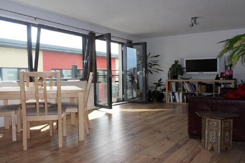 2 bedroom flat to rent, St Catherines Court, Marina, Swansea. SA1 1SD
