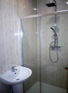 Studio to rent, Palmerston Road, Wood Green N22