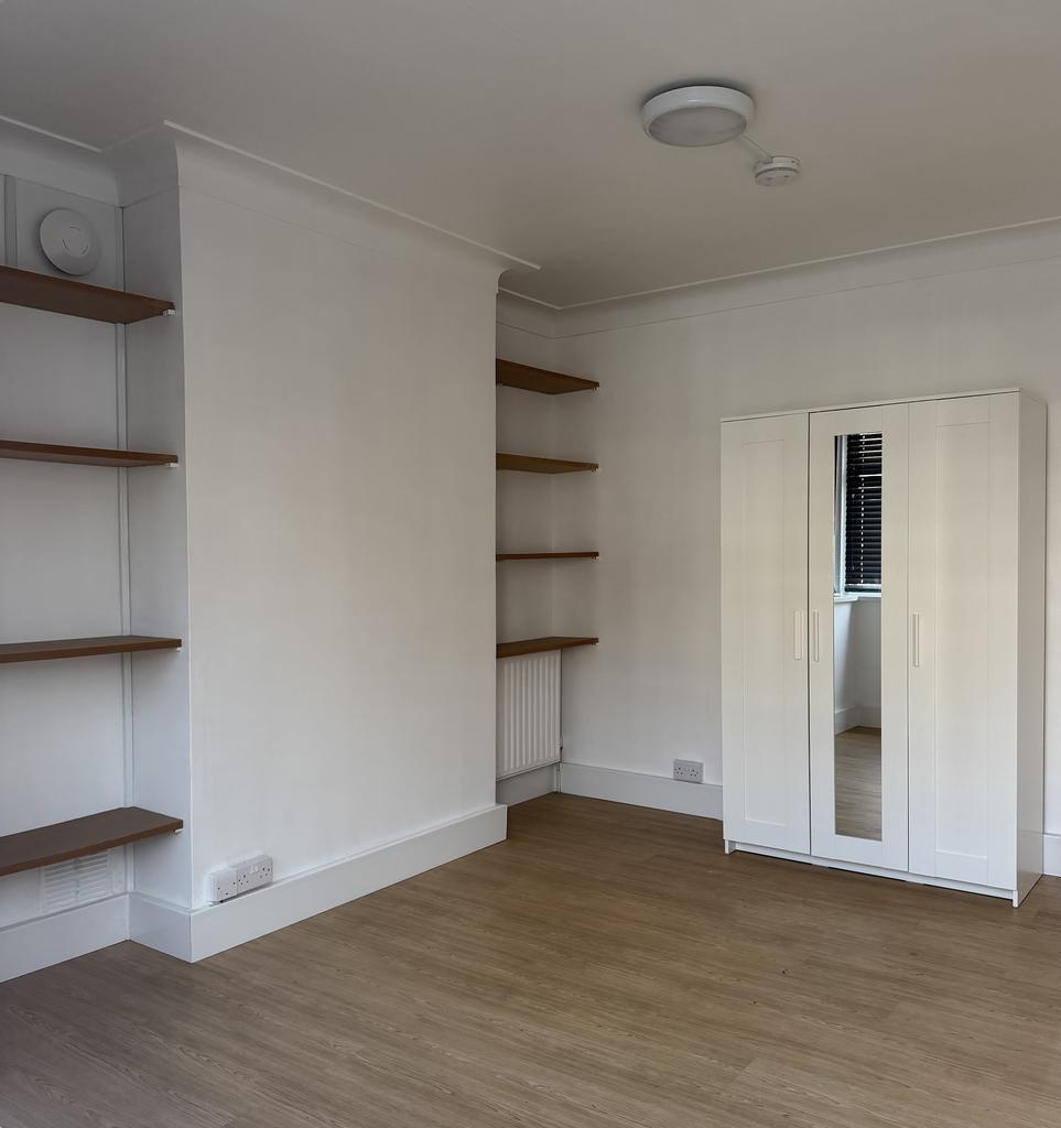 Studio Room with Wardrobe