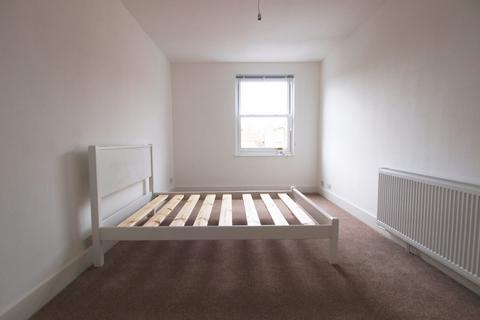 5 bedroom flat to rent, Hornsey Road, Islington, N19