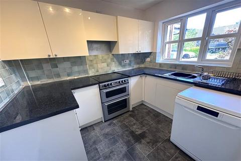 3 bedroom terraced house to rent, Alum Court, Holmes Chapel