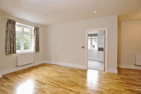 2 bedroom apartment to rent, Croft Road, Godalming GU7