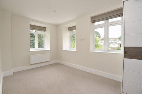 2 bedroom apartment to rent, Croft Road, Godalming GU7