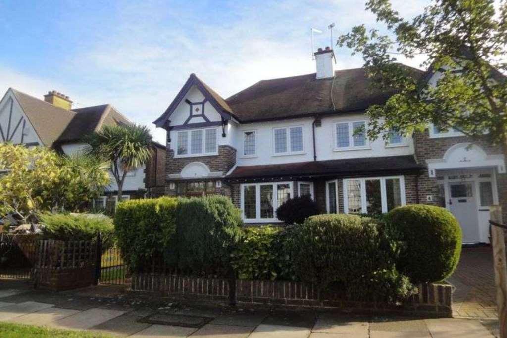 3 Bedroom House in Orford Gardens, Twickenham. TW1 3 bed house £1,100,000