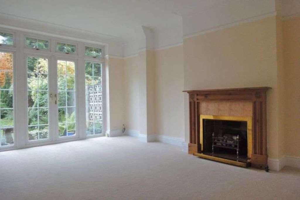 3 Bedroom House in Orford Gardens, Twickenham. TW1 3 bed house £1,100,000