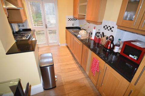 3 bedroom flat to rent, Drayton Park, London