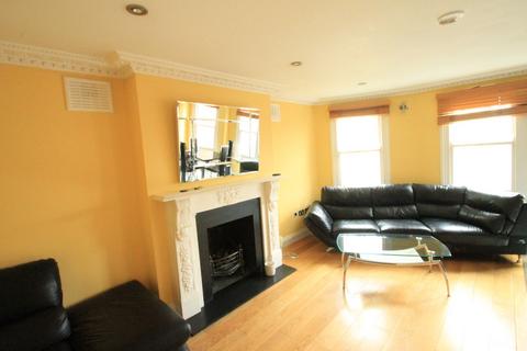 3 bedroom flat to rent, Efe House,  Highbury Grove, London