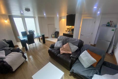 3 bedroom flat to rent, Efe House,  Highbury Grove, London