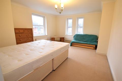 2 bedroom flat to rent, Highfield