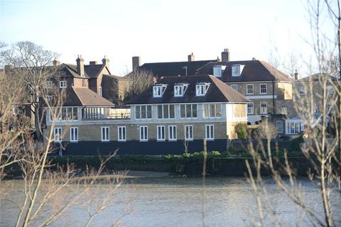 3 bedroom flat to rent, Mortlake High Street, Mortlake, London