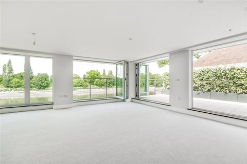 3 bedroom flat to rent, Mortlake High Street, Mortlake, London