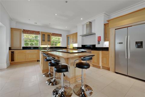 5 bedroom detached house to rent, Albany Close, Esher, Surrey, KT10