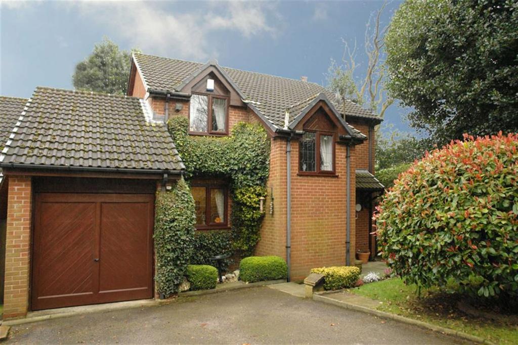 Packwood Chase, CHADDERTON, Oldham 3 bed detached house £850 pcm (£