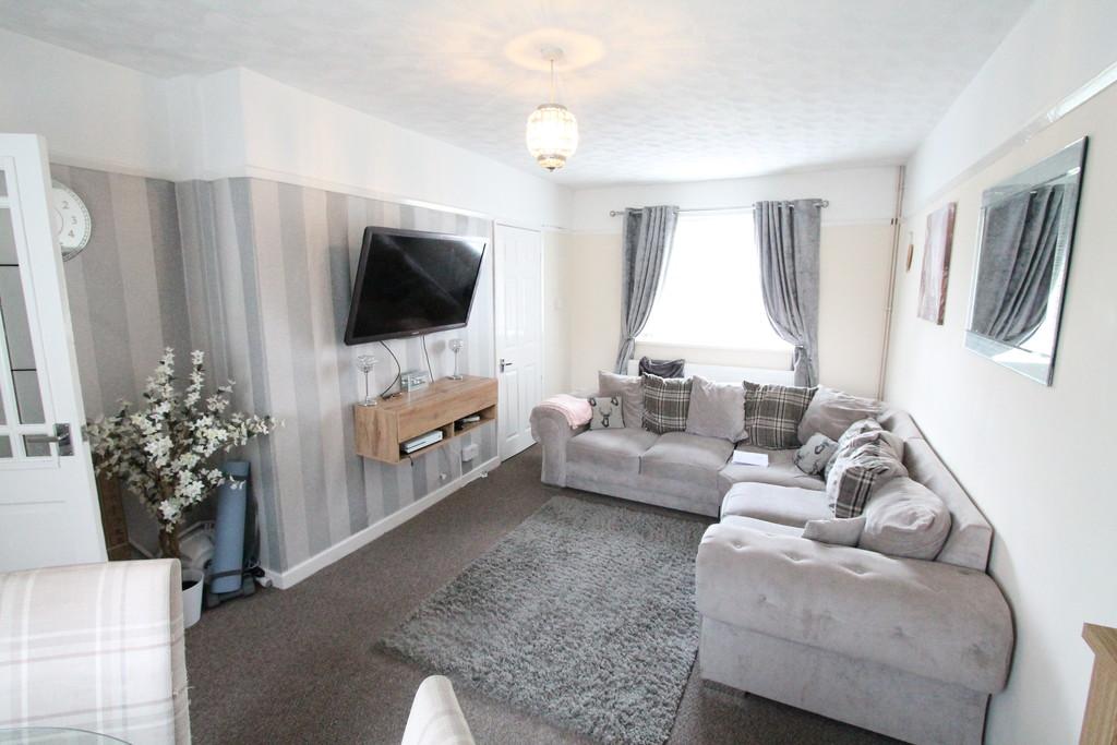 Bramhall Road, Crewe 2 bed semidetached house to rent £850 pcm (£196 pw)