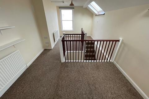 Studio to rent, Jevington Gardens, Eastbourne BN21