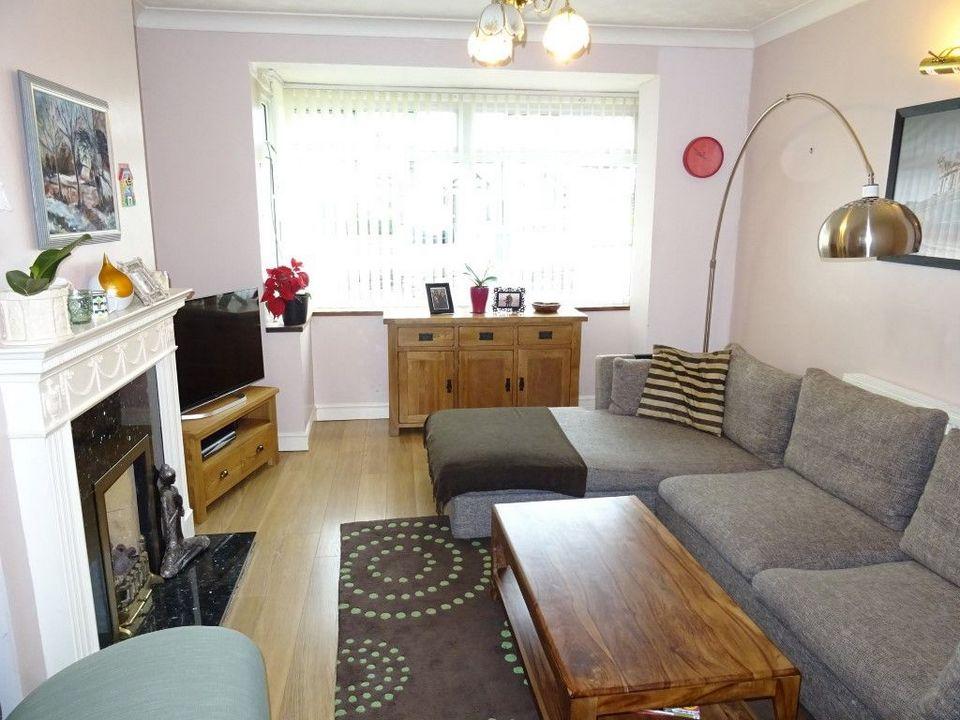 73 Hemper Lane Greenhill Sheffield S8 4 bed detached house £285,000