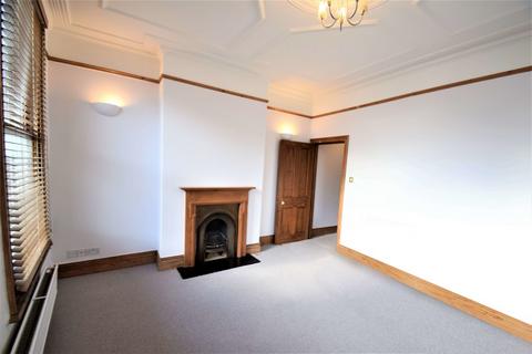 2 bedroom apartment to rent, Chiswick High Road, W4