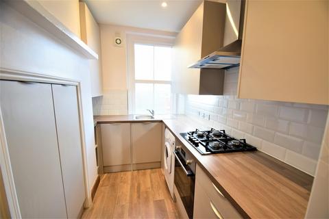 2 bedroom apartment to rent, Chiswick High Road, W4