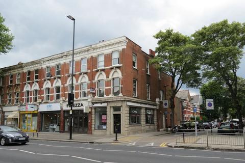 2 bedroom apartment to rent, Chiswick High Road, W4