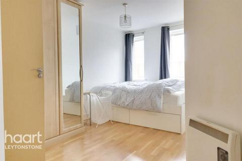 2 bedroom flat to rent, Kirkdale Road, LONDON