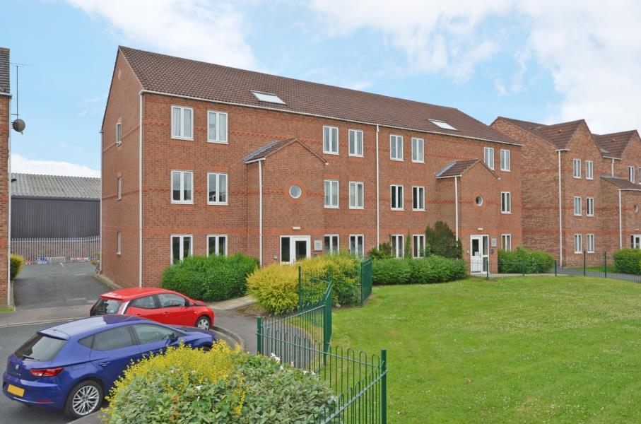 ESSEX HOUSE, BIRCH PARK, YORK, YO31 9PG 2 bed apartment £800 pcm (£185 pw)