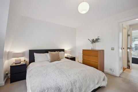 2 bedroom mews to rent, Eden Close, Kensington, London