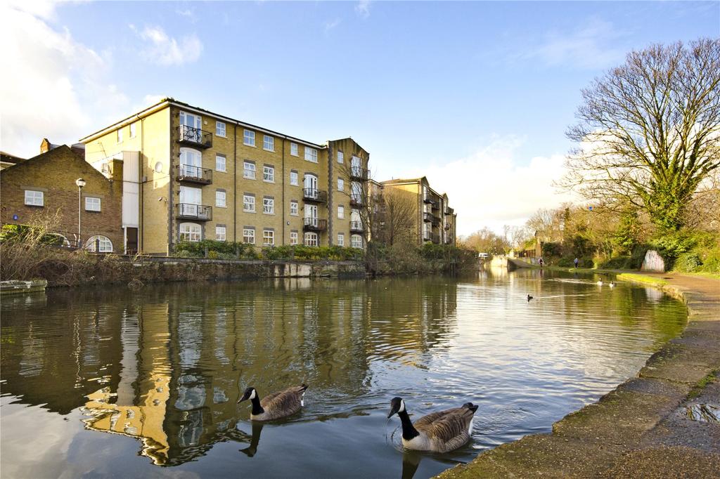 Twig Folly Close, Bethnal Green, London, E2 2 bed flat £1,950 pcm (£