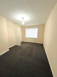 2 bedroom semi-detached house to rent, Greenview Close, Leeds LS9